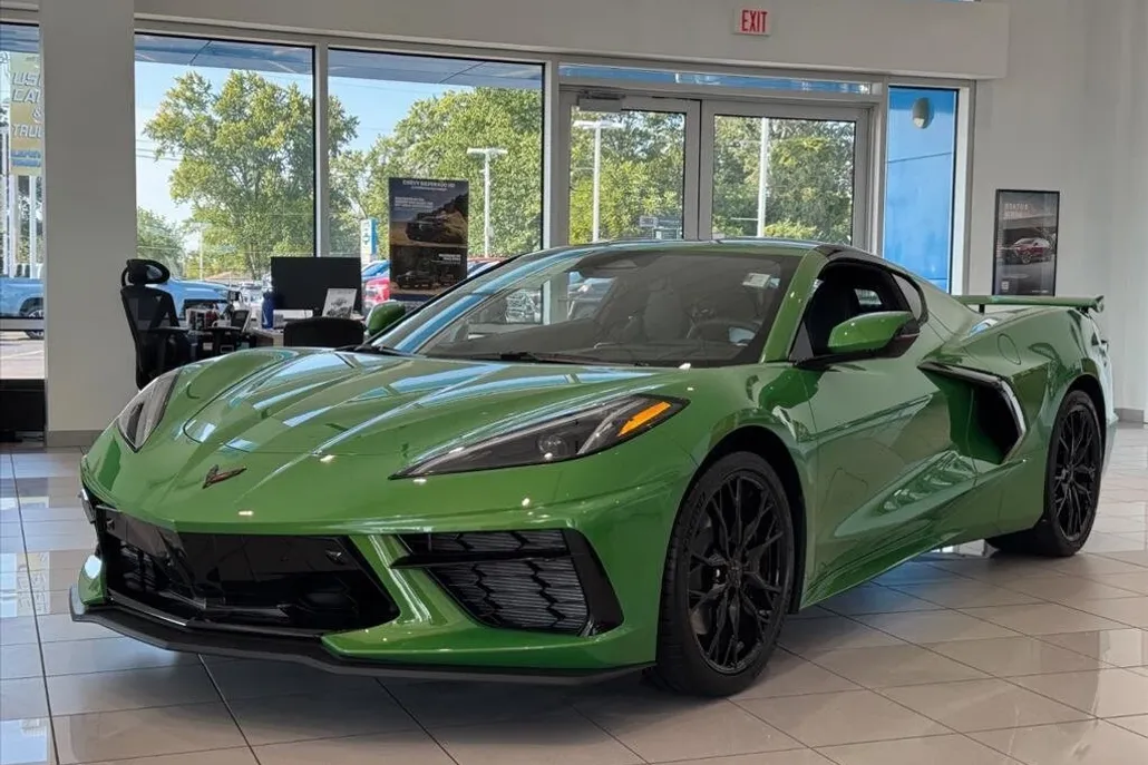 2026 Chevrolet Corvette Stingray 2LT photo 1