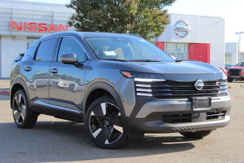 2025 Nissan Kicks SR photo 1