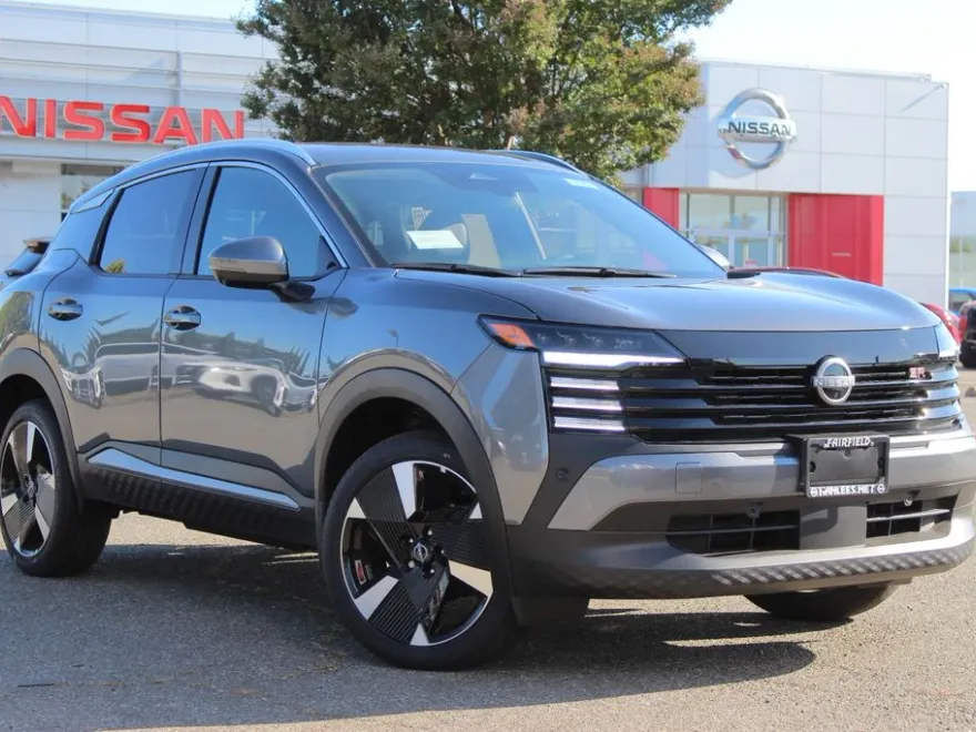 2025 Nissan Kicks SR photo 1