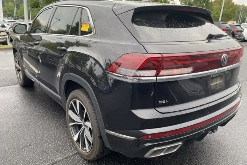 2024 Volkswagen Atlas Cross Sport SEL Premium R-Line photo 1