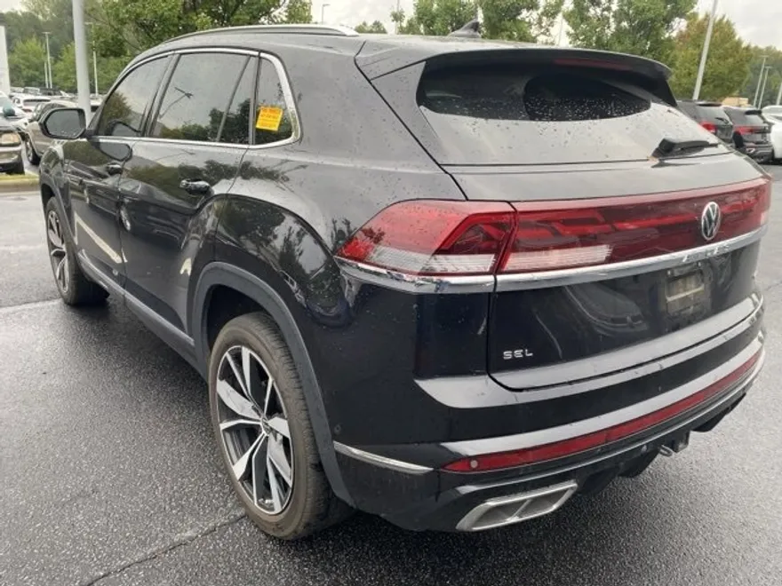 2024 Volkswagen Atlas Cross Sport SEL Premium R-Line photo 1
