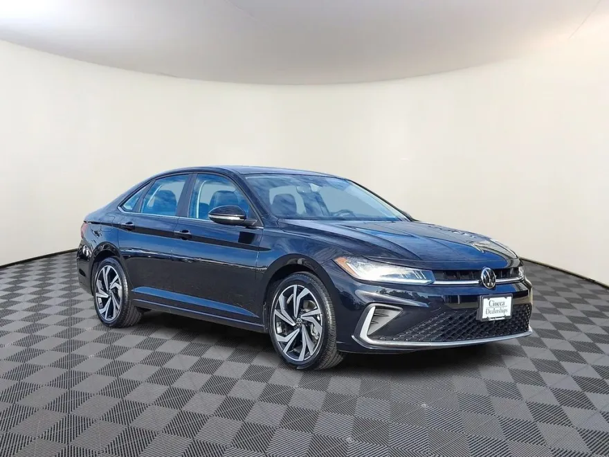 2025 Volkswagen Jetta 1.5T SEL photo 1