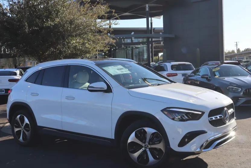 2025 Mercedes Benz GLA 250 photo 1