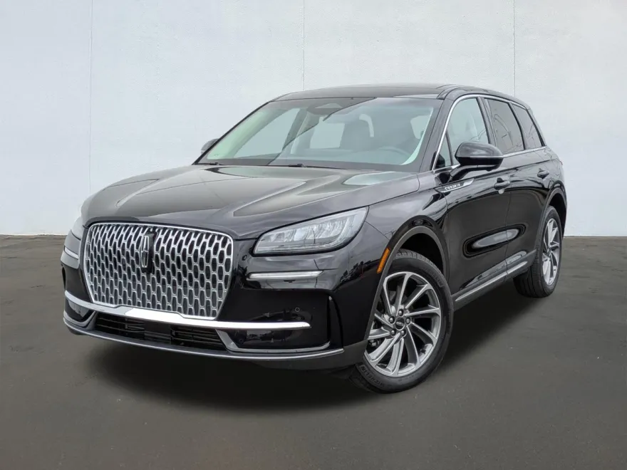 2023 Lincoln Corsair Standard photo 1