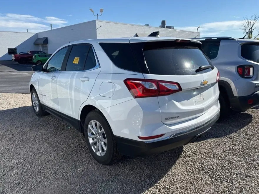 2021 Chevrolet Equinox LT photo 1