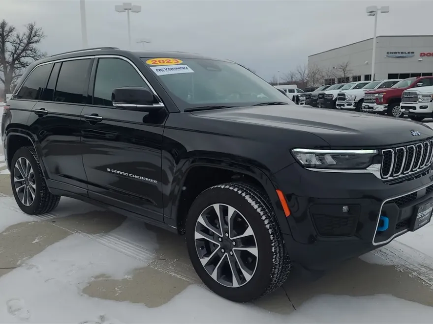 2023 Jeep Grand Cherokee Overland 4xe photo 1