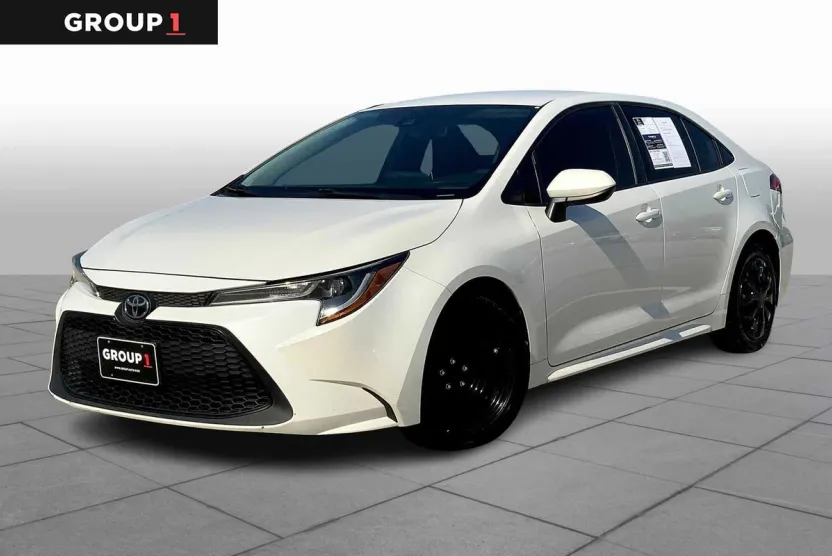 2020 Toyota Corolla LE photo 1