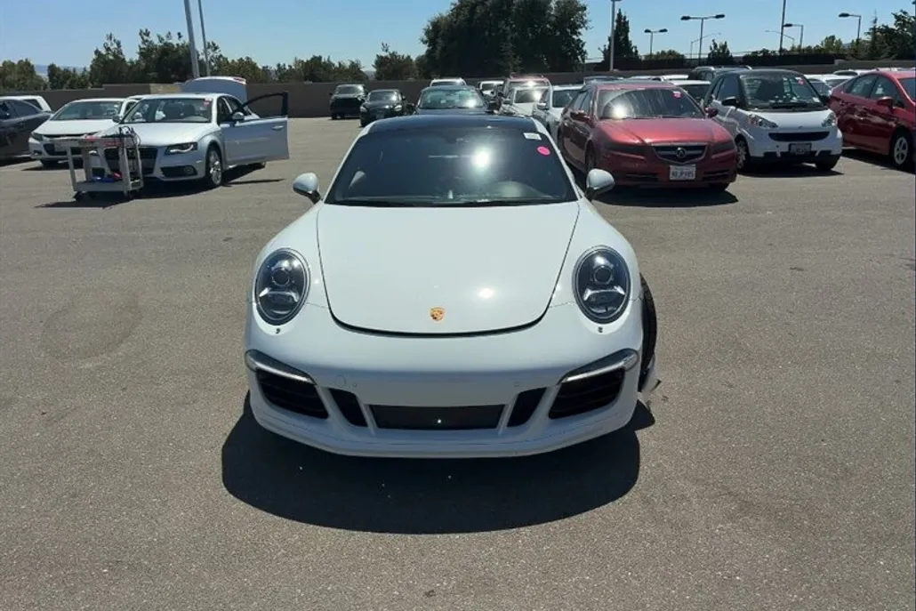 2015 Porsche 911 4S photo 1