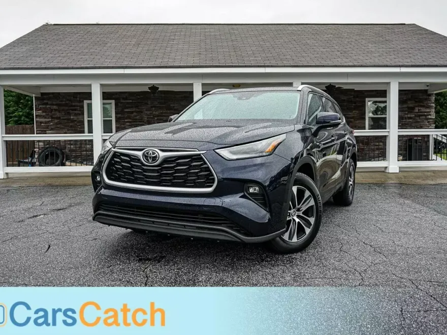 2022 Toyota Highlander XLE photo 1