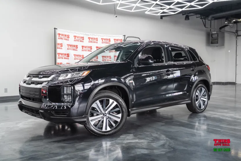 2024 Mitsubishi Outlander Sport ES photo 1