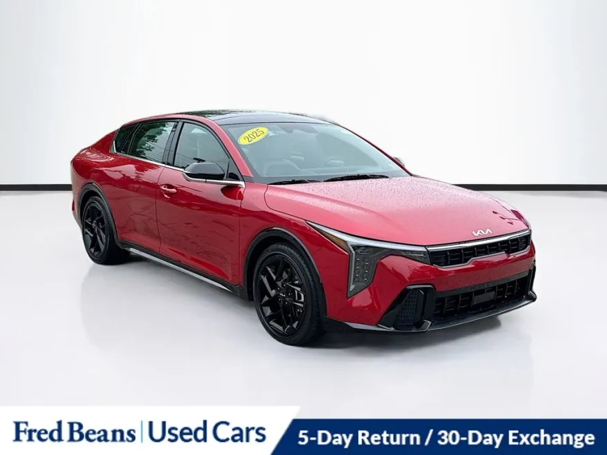 2025 Kia K4 GT-Line Turbo photo 1