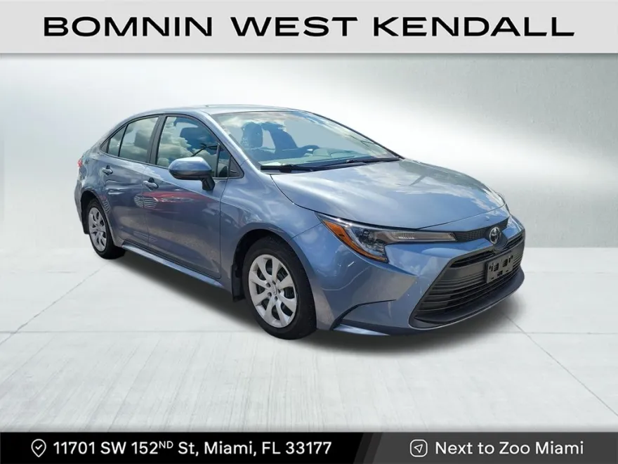2025 Toyota Corolla LE photo 1