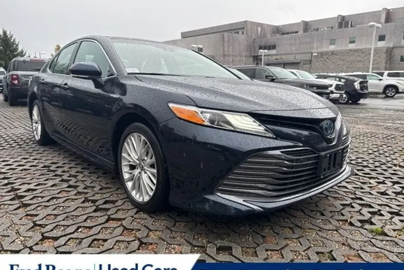 2018 Toyota Camry Hybrid XLE photo 1