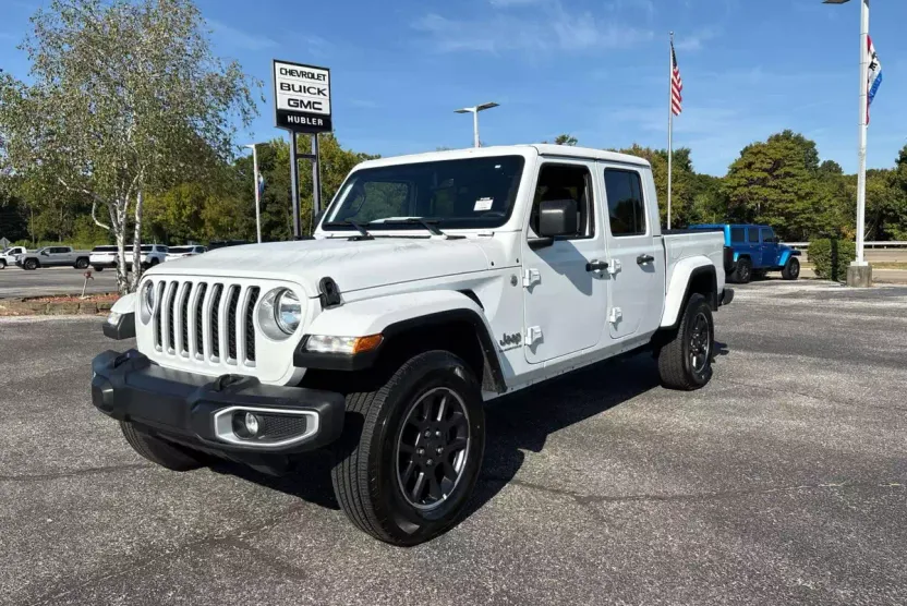 2023 Jeep Gladiator Overland photo 1