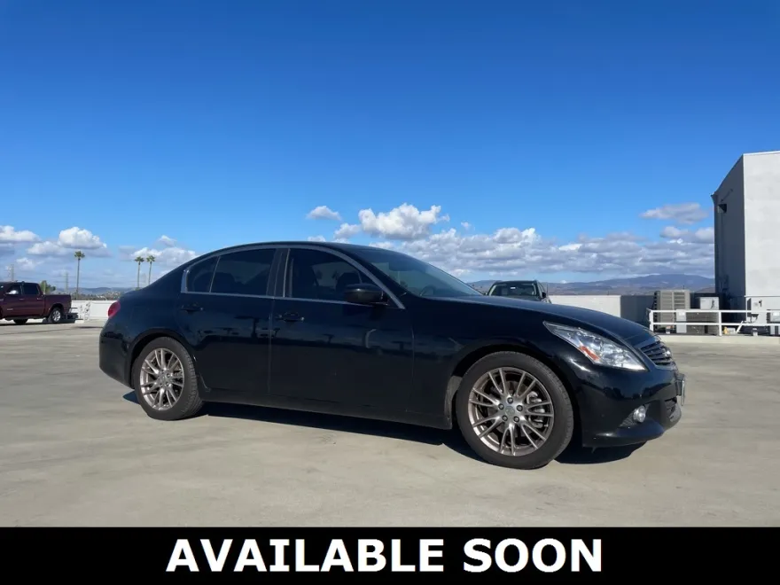 2013 Infiniti G37 Journey photo 1