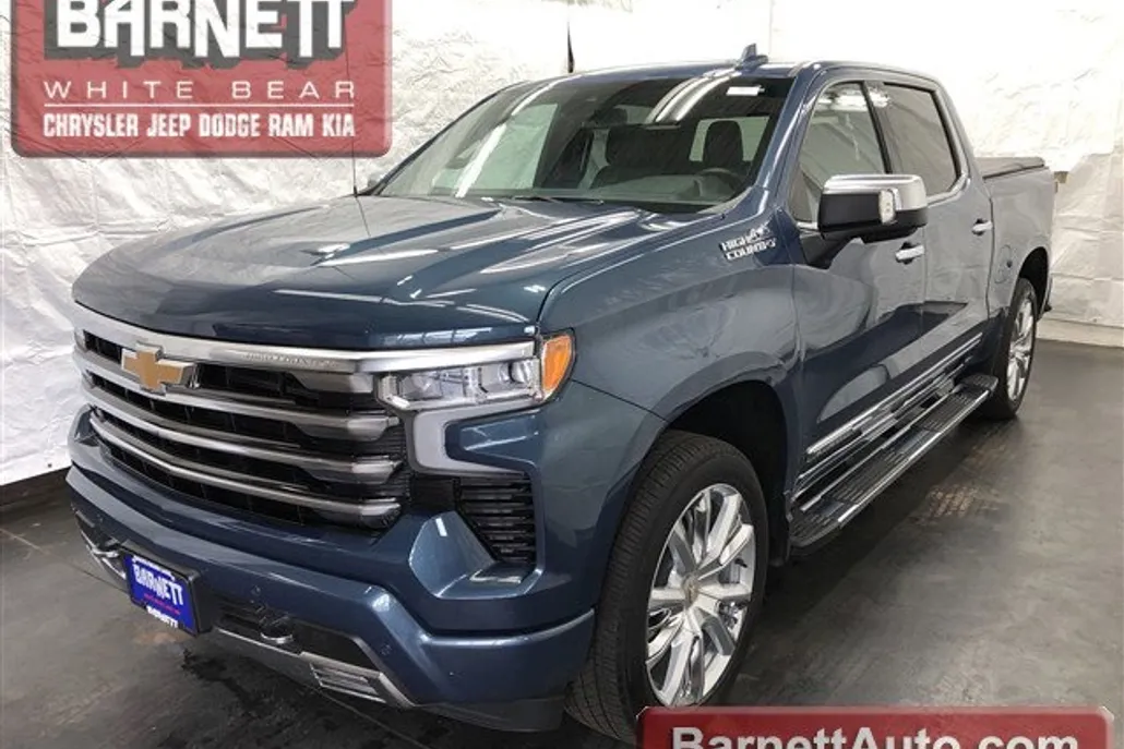 2024 Chevrolet Silverado 1500 High Country photo 1