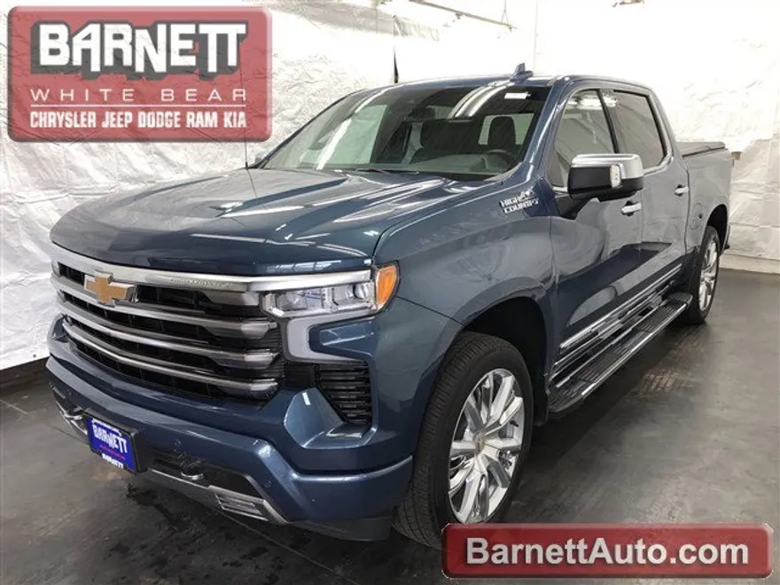 2024 Chevrolet Silverado 1500 High Country photo 1