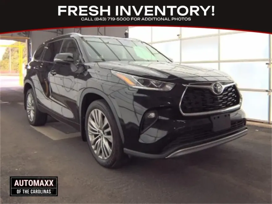 2022 Toyota Highlander Platinum photo 1