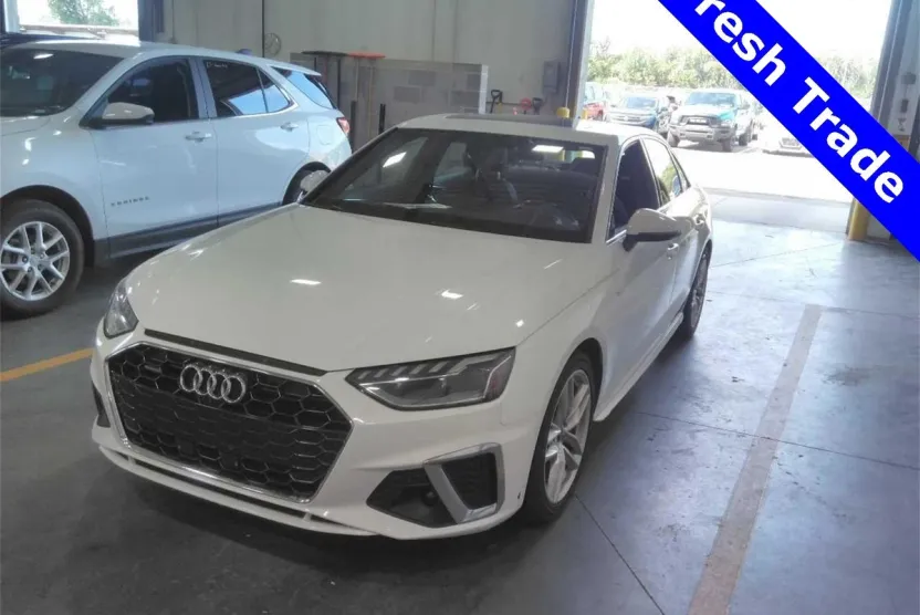 2023 Audi A4 45 S line Premium Plus Quattro photo 1