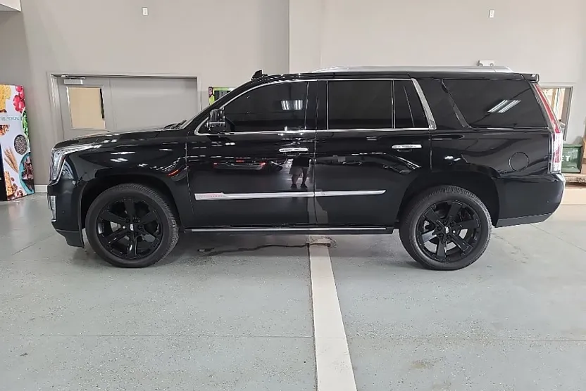 2020 Cadillac Escalade Premium Luxury photo 1