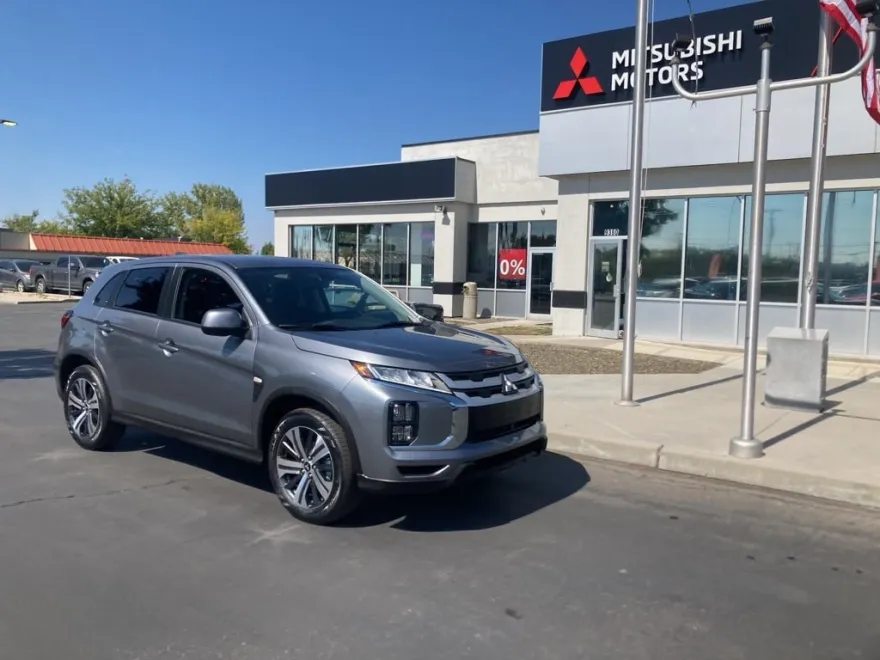 2025 Mitsubishi Outlander Sport ES SE LE photo 1