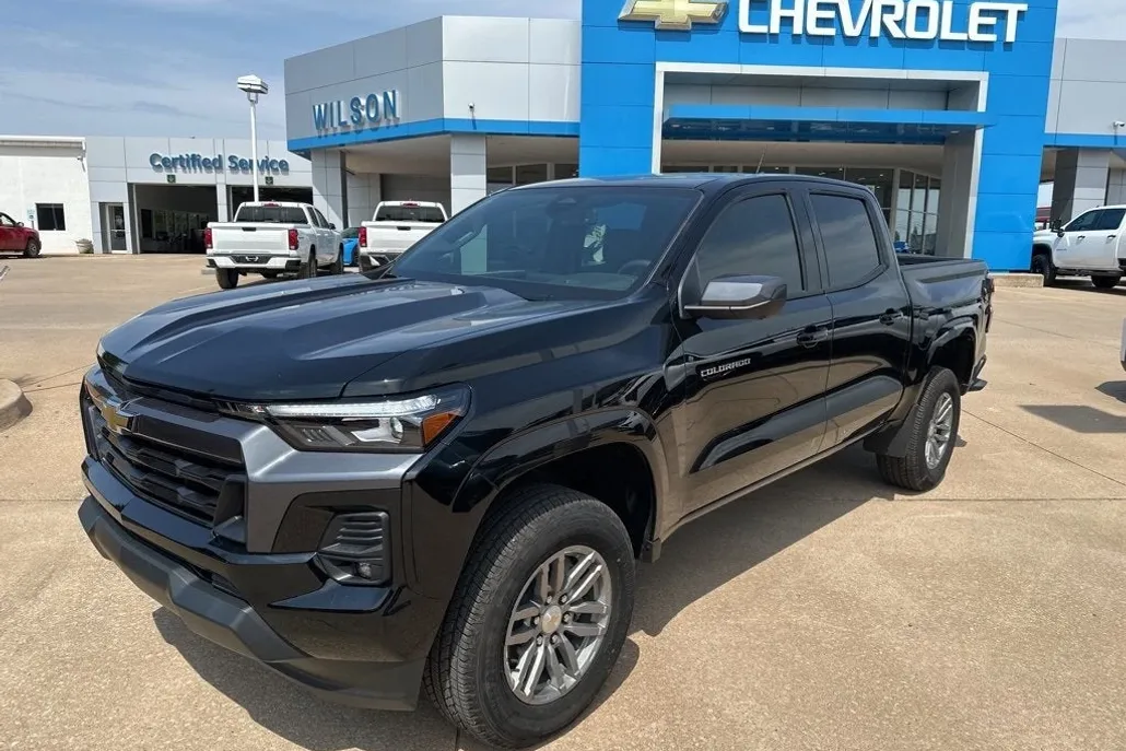 2026 Chevrolet Colorado LT photo 1