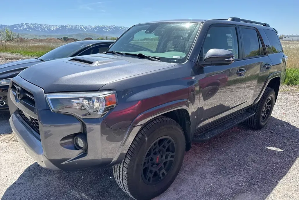 2021 Toyota 4Runner TRD Off-Road Premium photo 1