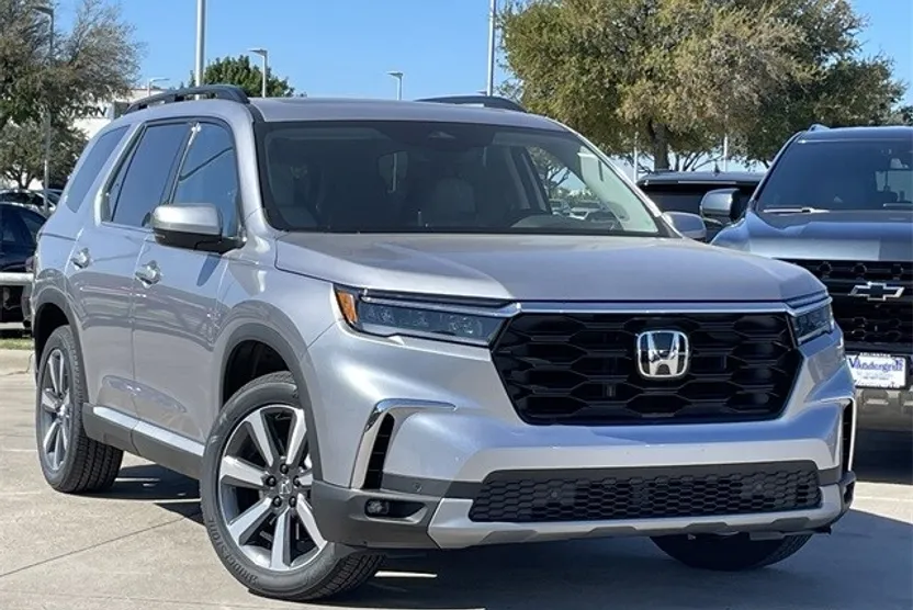 2025 Honda Pilot Touring photo 1