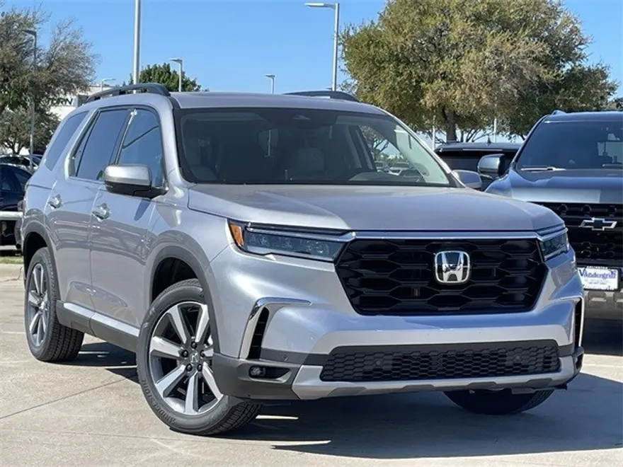 2025 Honda Pilot Touring photo 1