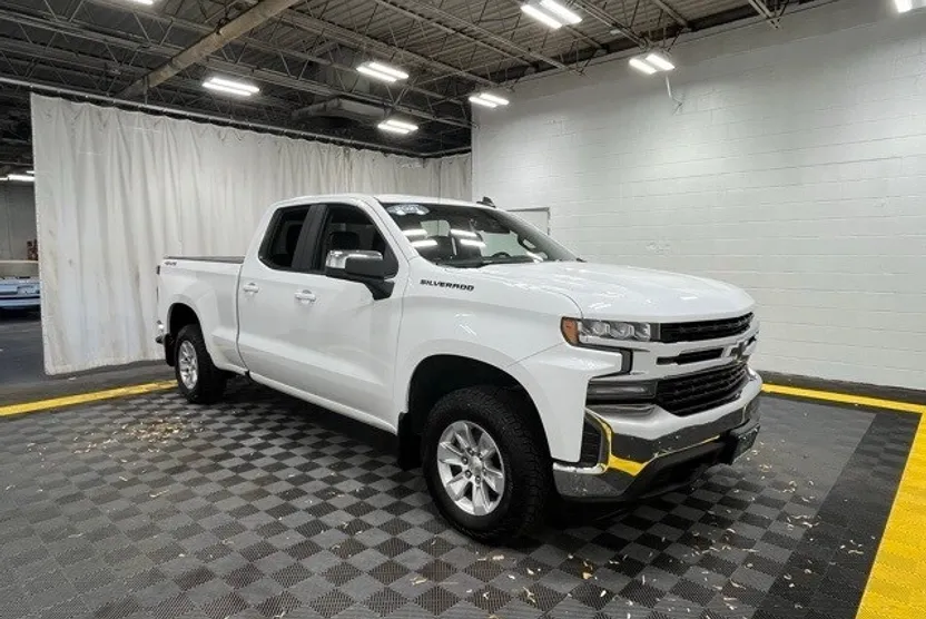 2021 Chevrolet Silverado 1500 LT photo 1