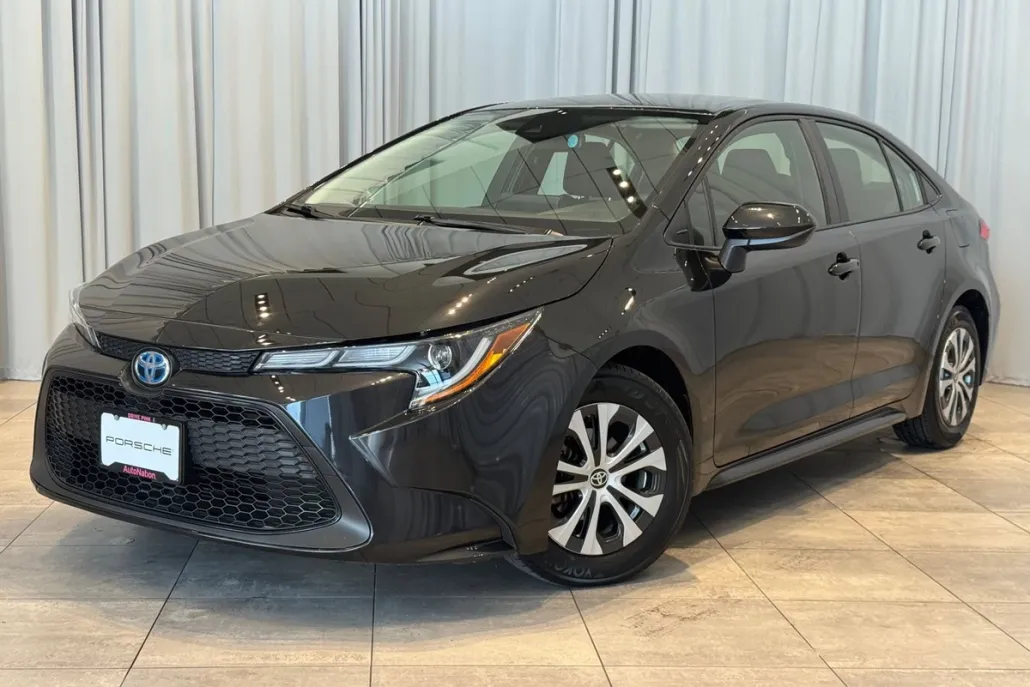 2022 Toyota Corolla Hybrid LE photo 1