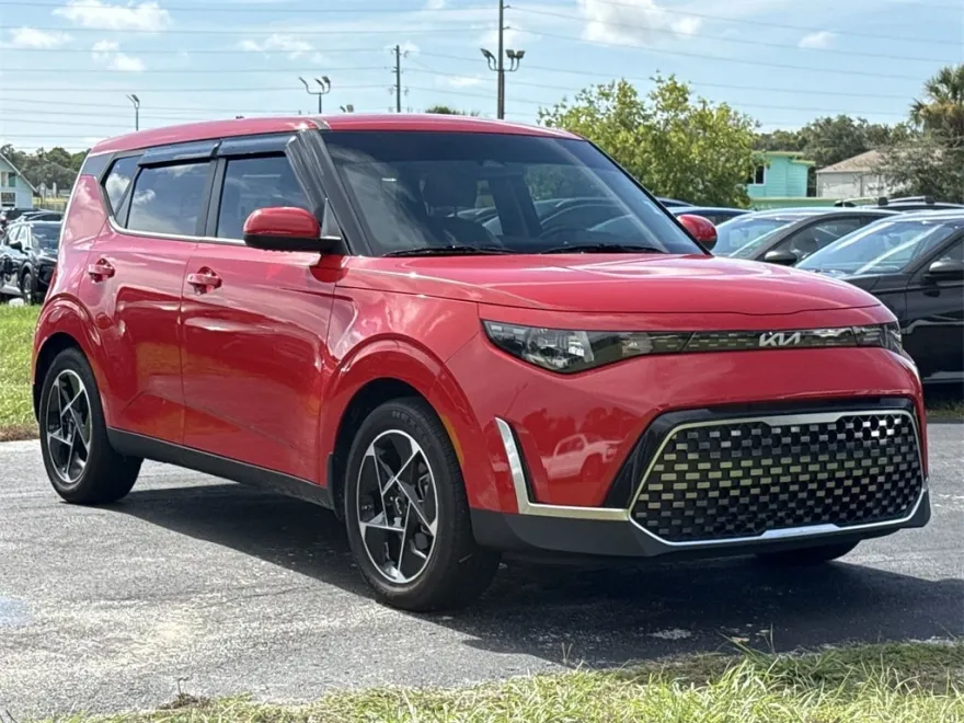 2024 Kia Soul EX photo 1