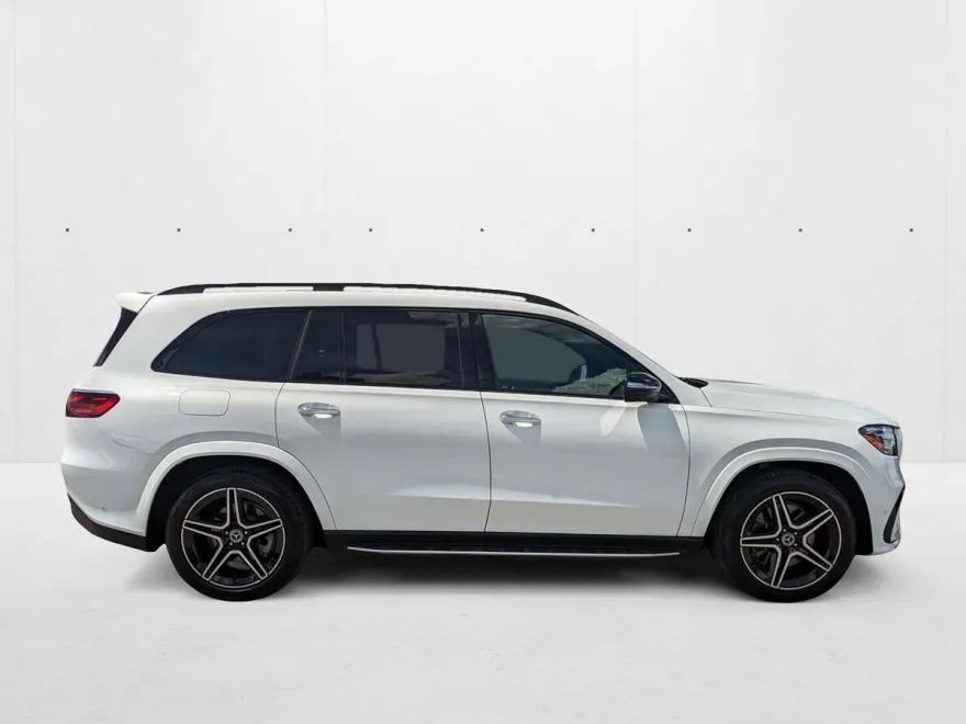 2024 Mercedes Benz GLS 450 4MATIC photo 1