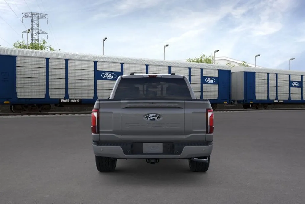2025 Ford F-150 Platinum photo 1