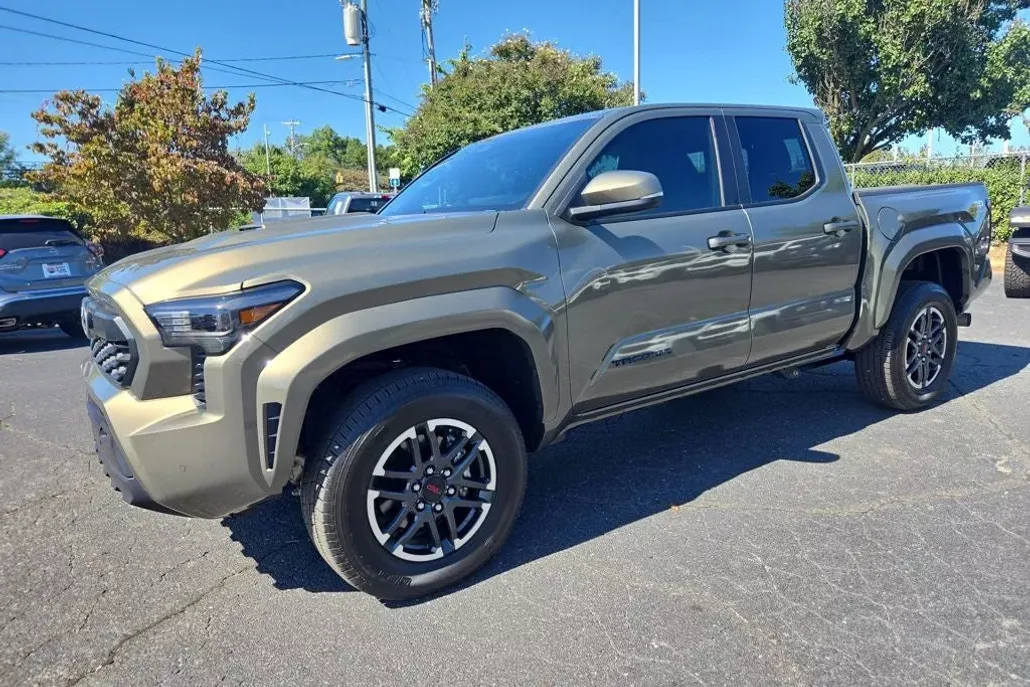 2025 Toyota Tacoma Base photo 1