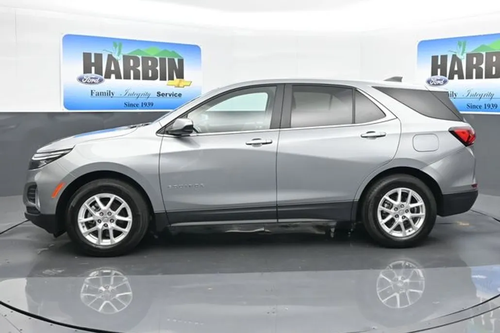2024 Chevrolet Equinox LT photo 1