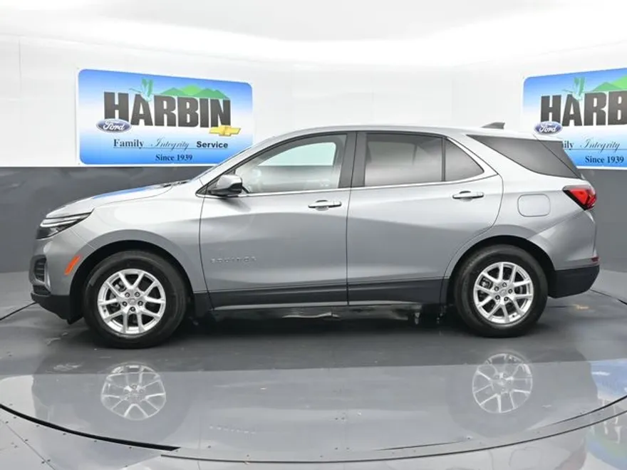 2024 Chevrolet Equinox LT photo 1