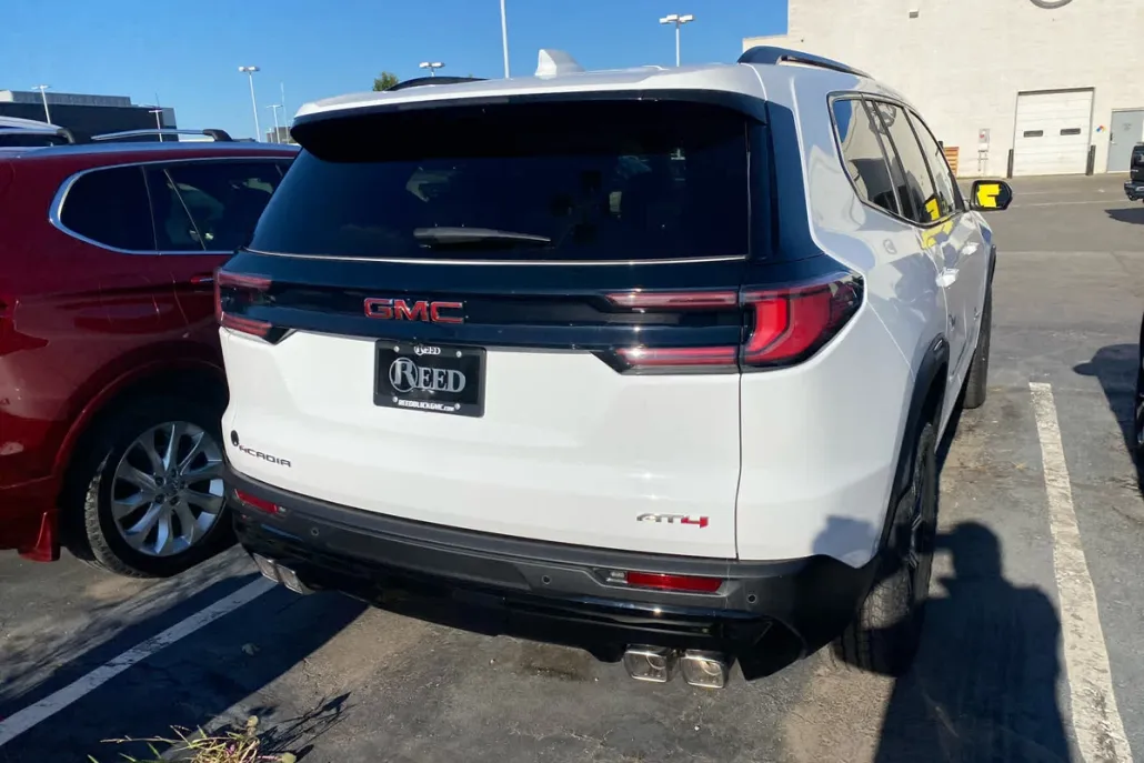 2026 Gmc Acadia AT4 photo 1