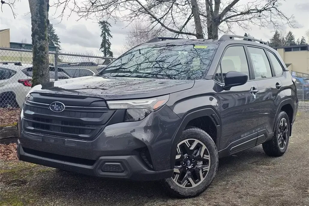 2025 Subaru Forester Base photo 1