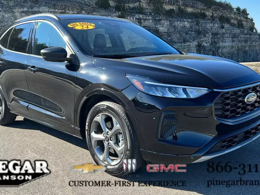 2024 Ford Escape ST-Line photo 1