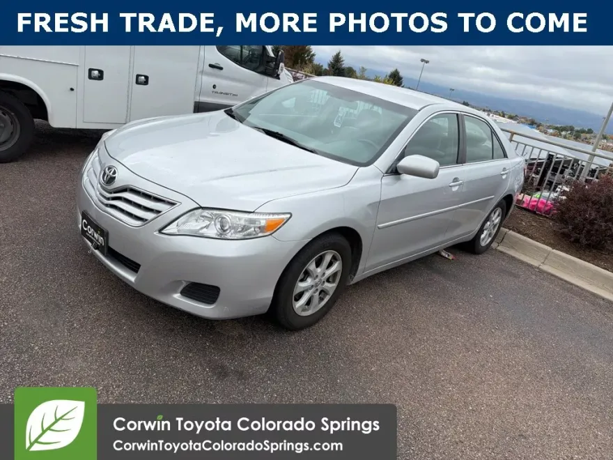 2010 Toyota Camry LE photo 1