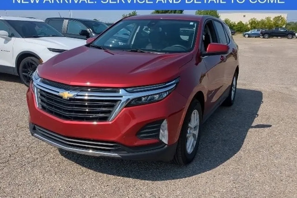 2024 Chevrolet Equinox LT photo 1