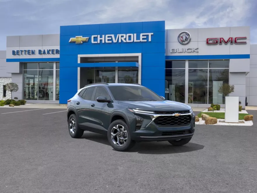 2025 Chevrolet Trax LT photo 1
