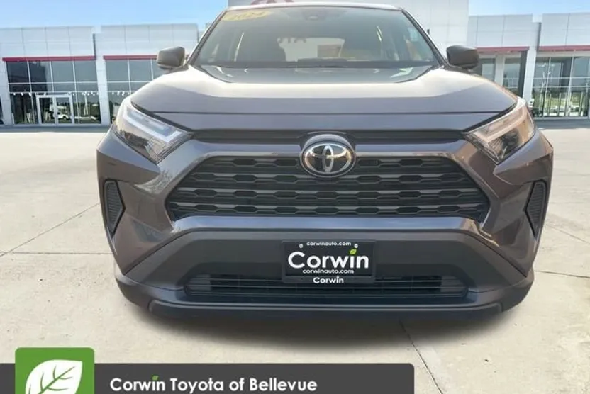 2024 Toyota RAV4 LE photo 1