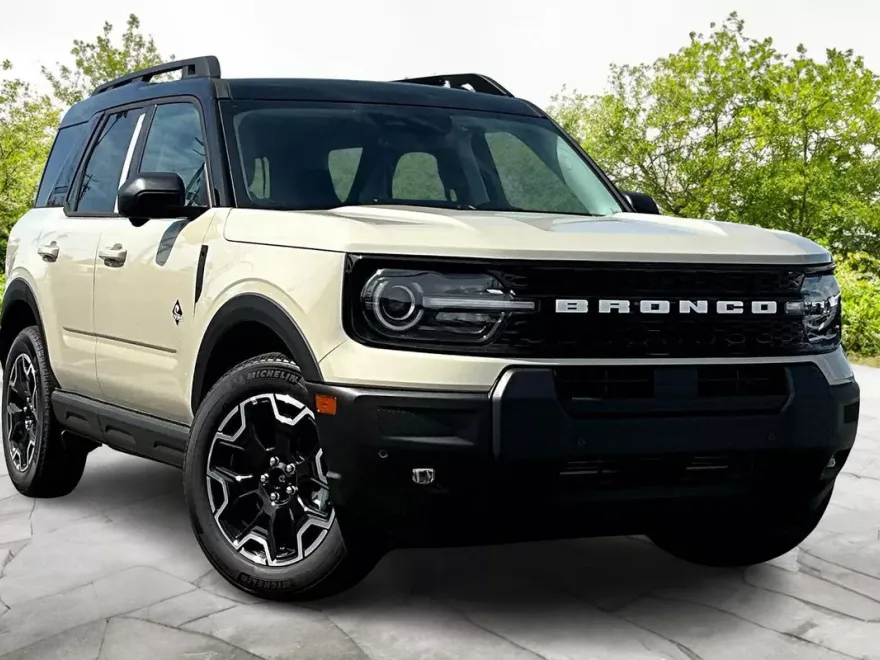 2025 Ford Bronco Sport Outer Banks Free Wheeling photo 1