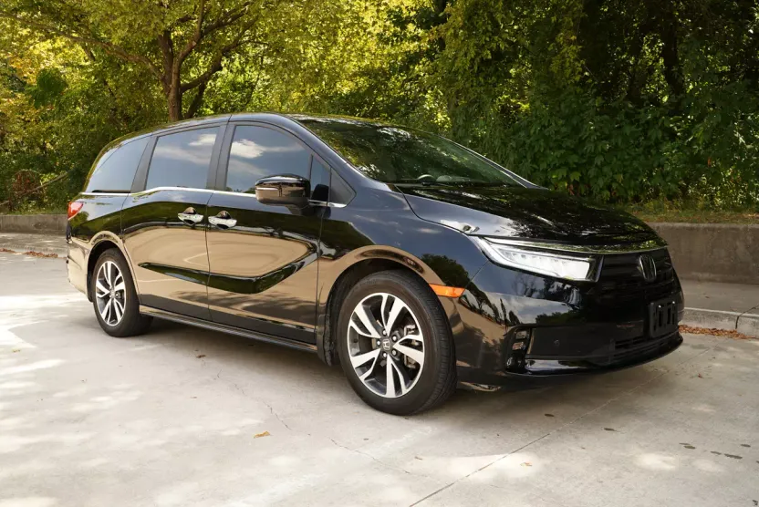 2024 Honda Odyssey Touring photo 1