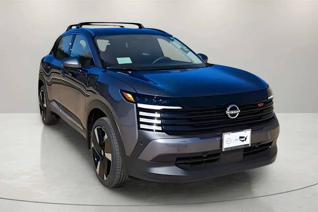 2025 Nissan Kicks SR photo 1