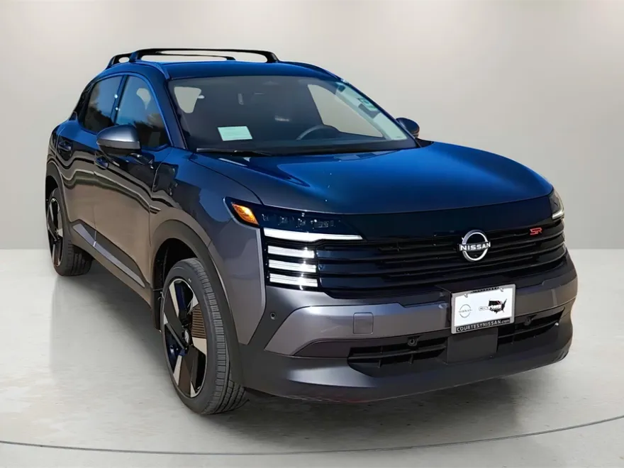 2025 Nissan Kicks SR photo 1