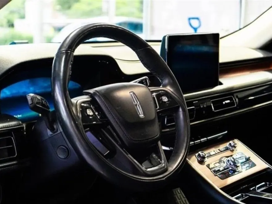 2022 Lincoln Aviator Reserve photo 1