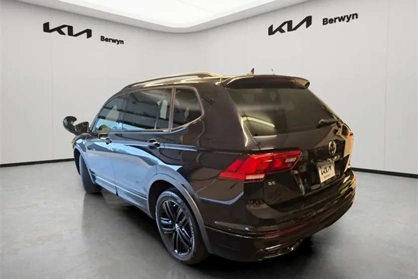 2022 Volkswagen Tiguan SE R-Line Black photo 1